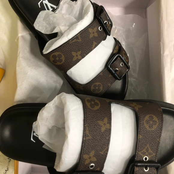 Lv Women's Authentic Slippers - Picture 1 of 7